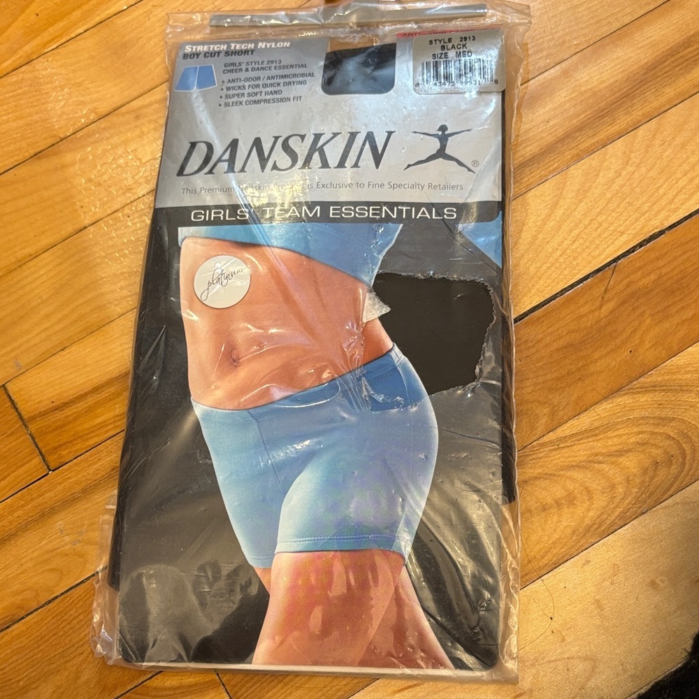 Danskin Stretch Tech Nylon girls short